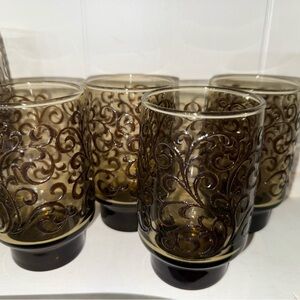 Elegant Brown Swirl Glass Set